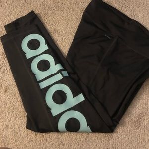 Women’s Adidas Leggings 🌊